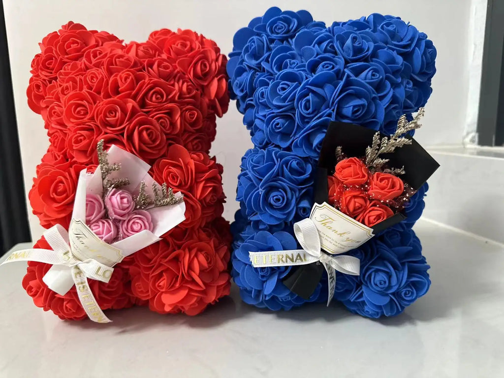 Oursons en rose artificielle de différente couleur pour offrir a saint valentin ou autre fête.